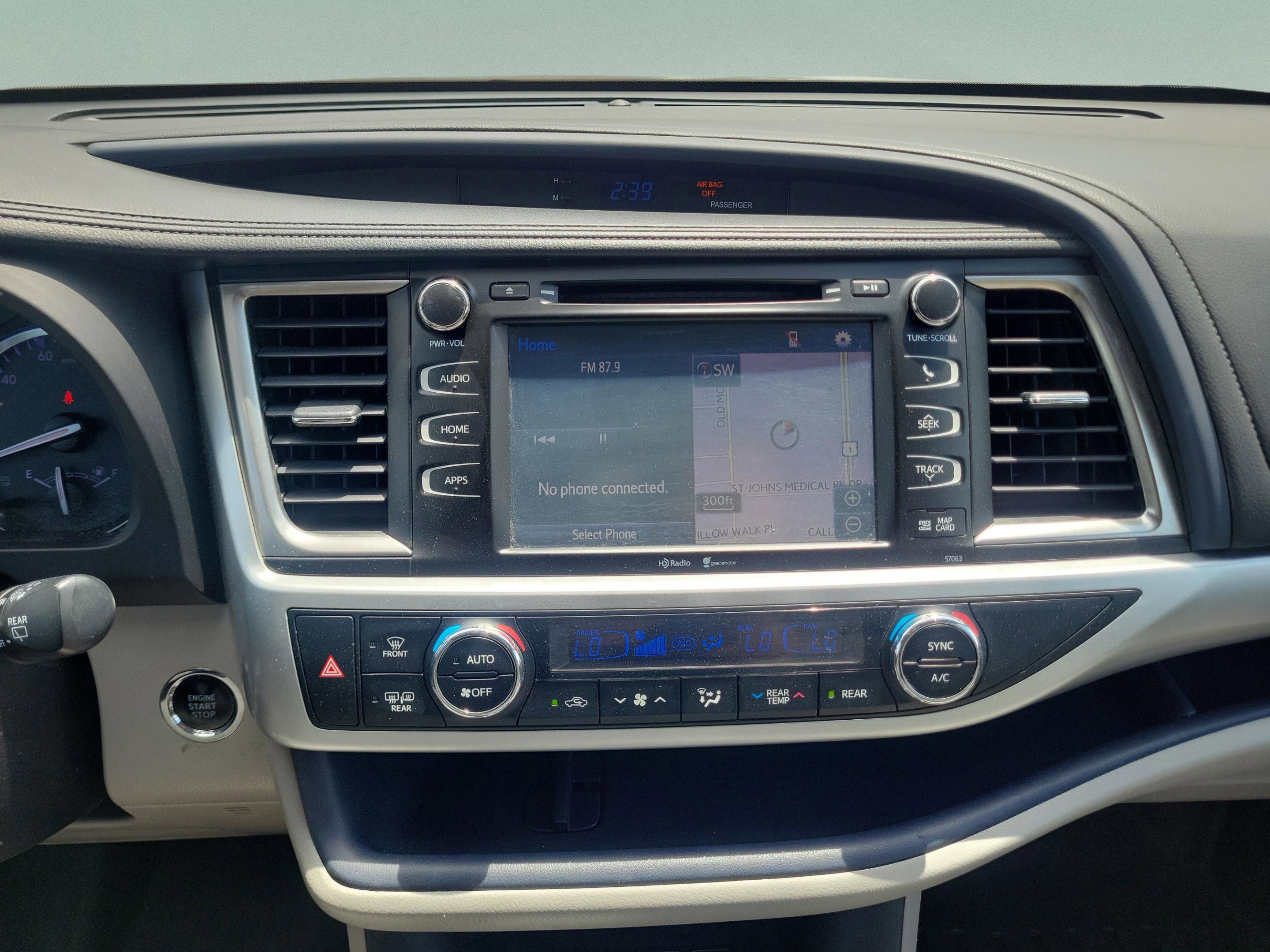 Used 2015 Toyota Highlander XLE FWD image 29