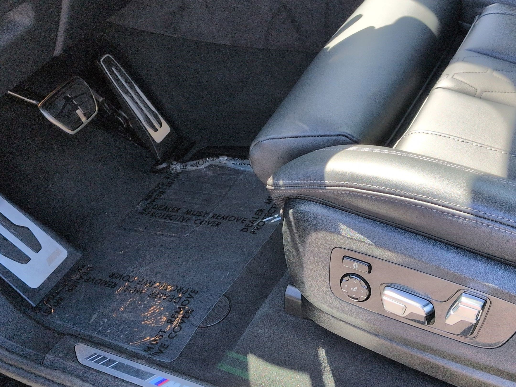 Used 2025 BMW X7 M60i AWD/4WD image 17