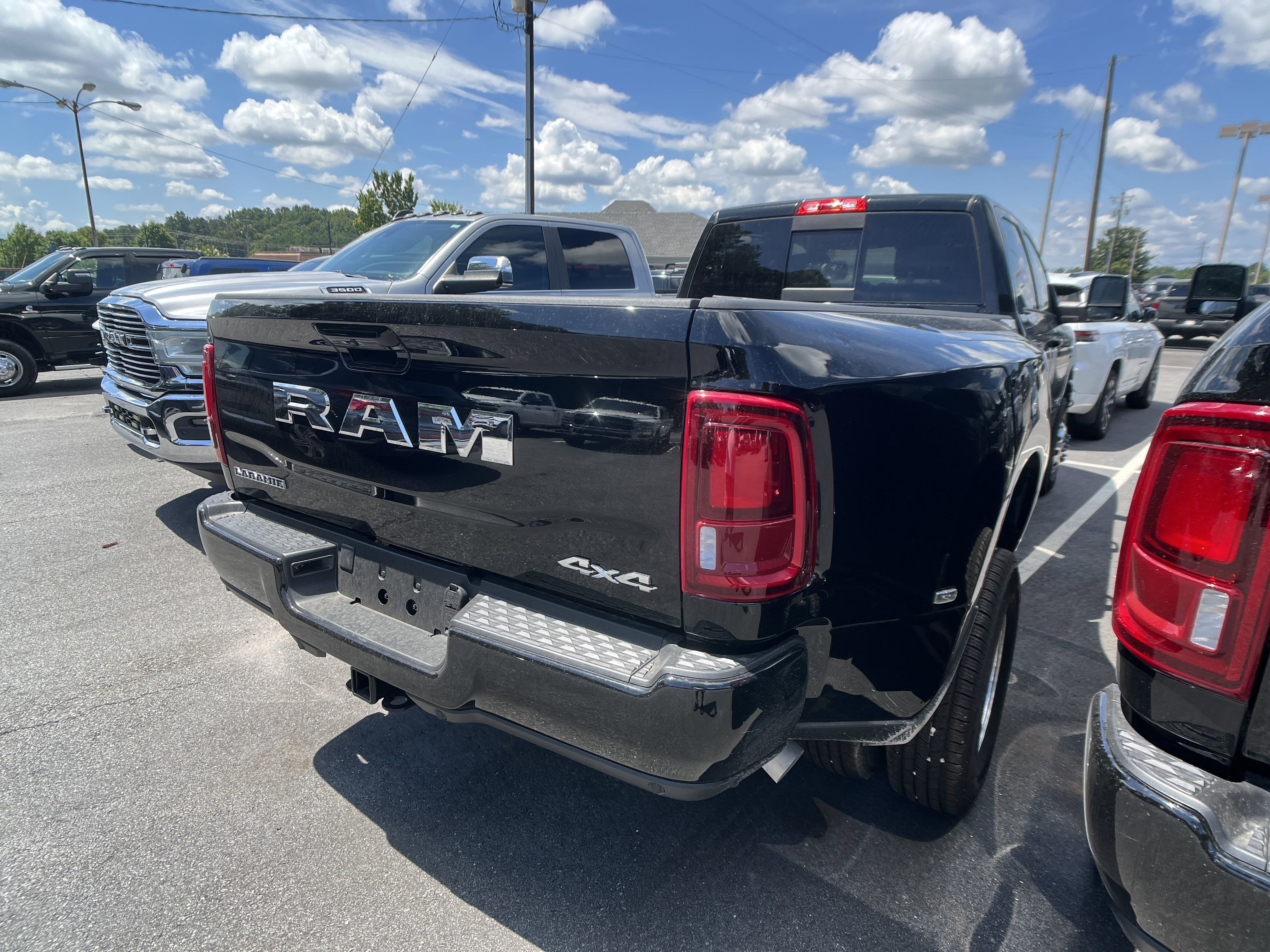 Used 2025 RAM 3500 Laramie image 5