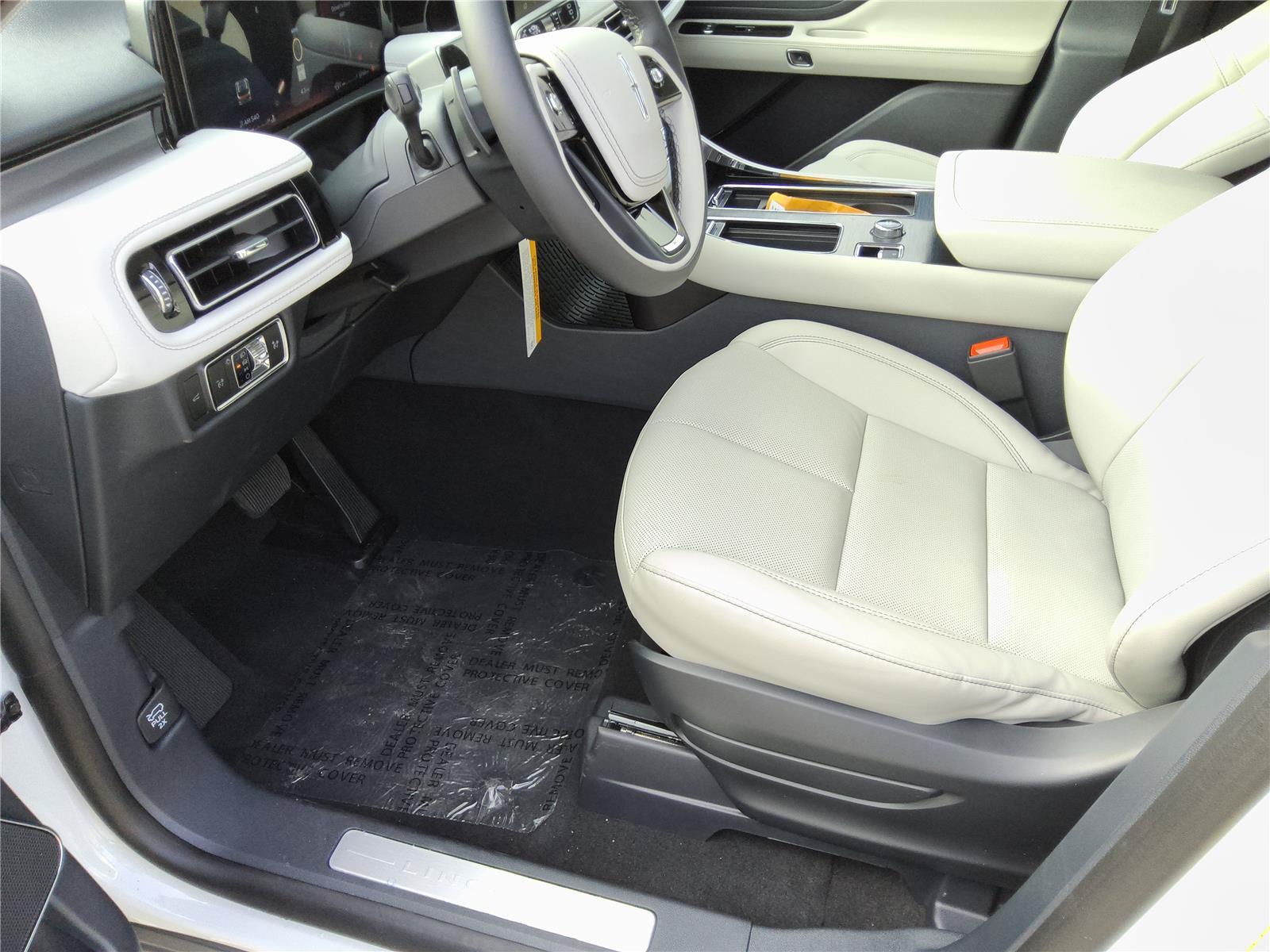 New 2026 Lincoln Aviator 2WD image 13