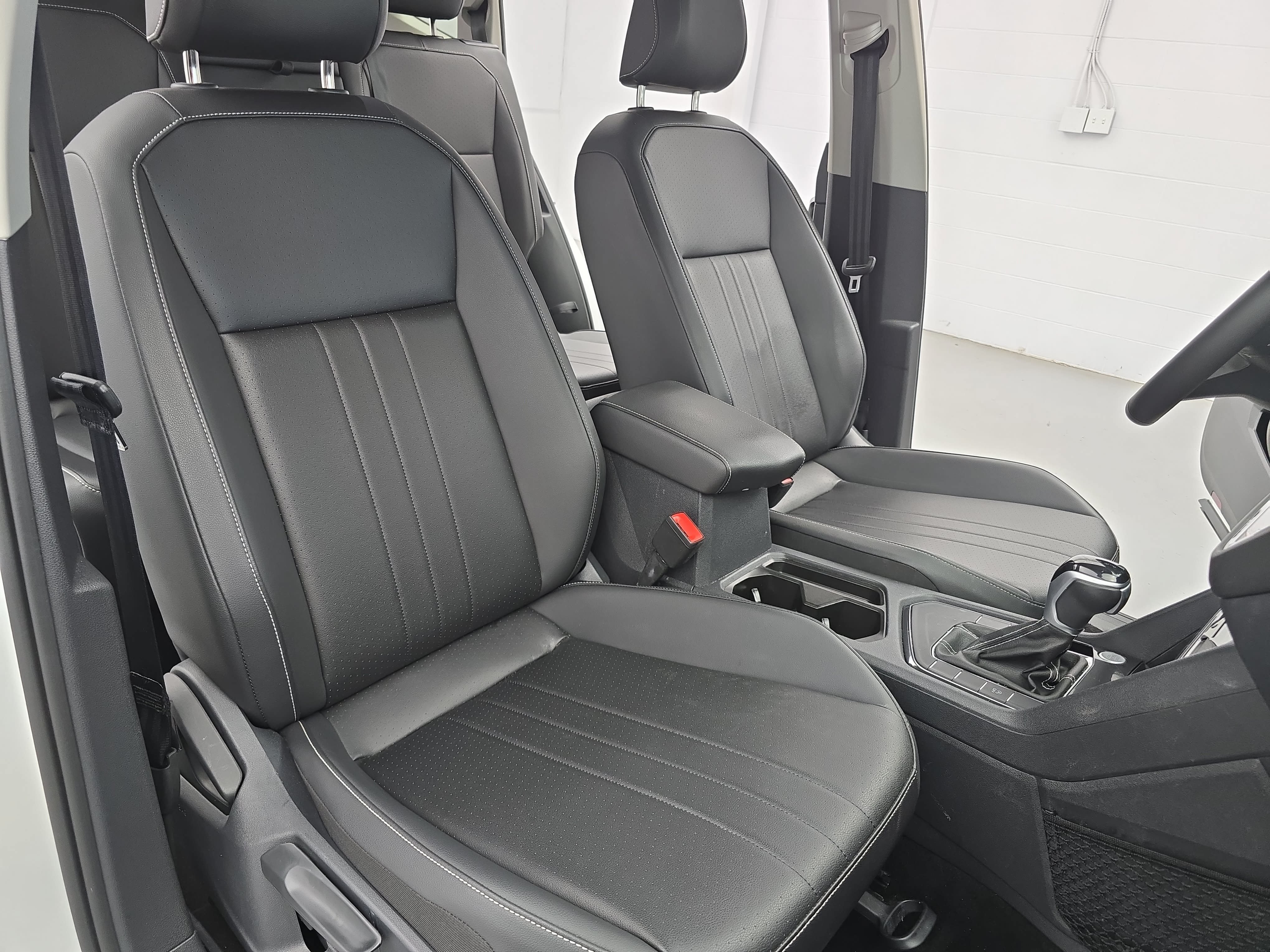 Used 2023 Volkswagen Tiguan SE FWD image 10