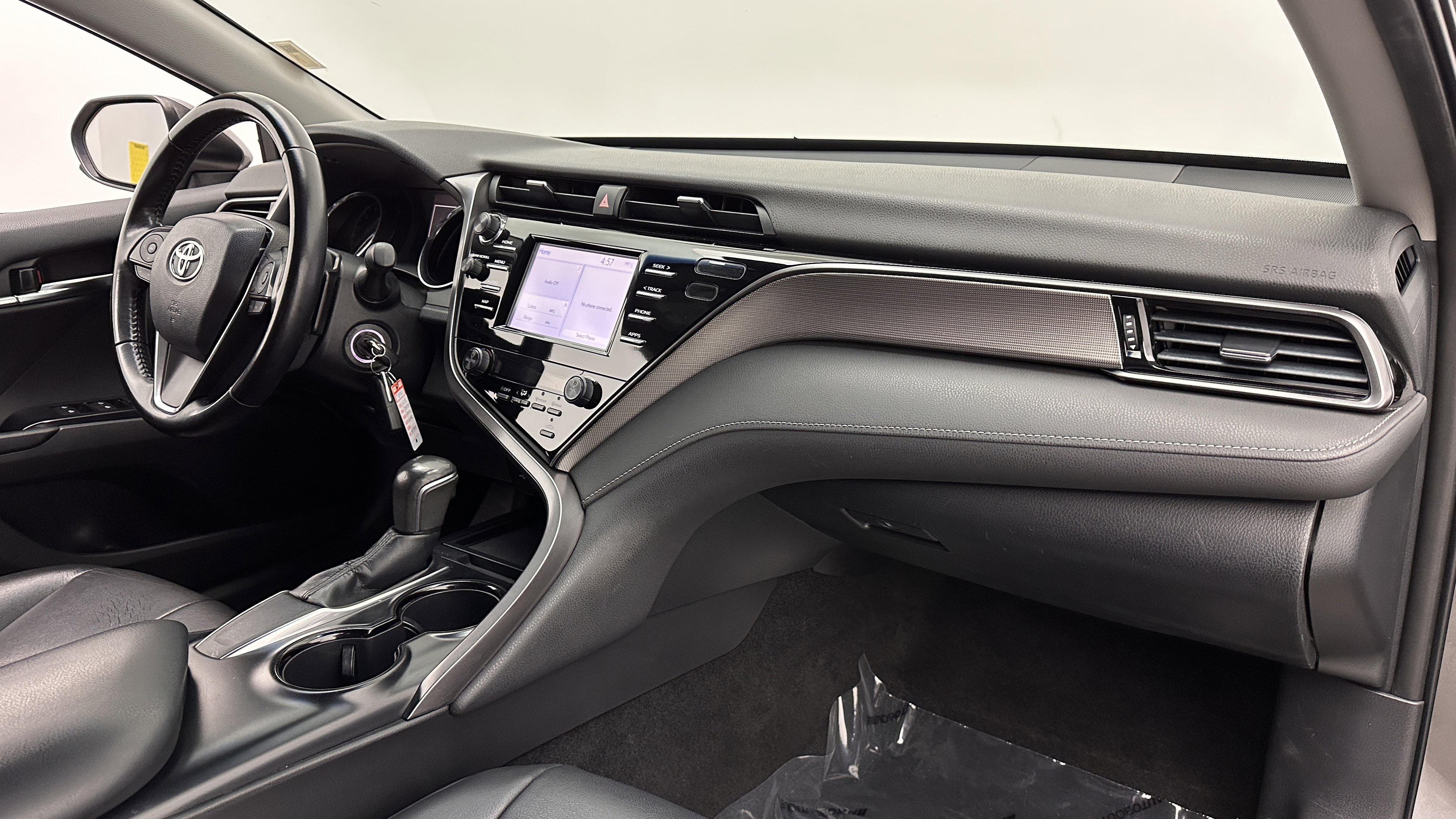 Used 2019 Toyota Camry SE FWD image 32