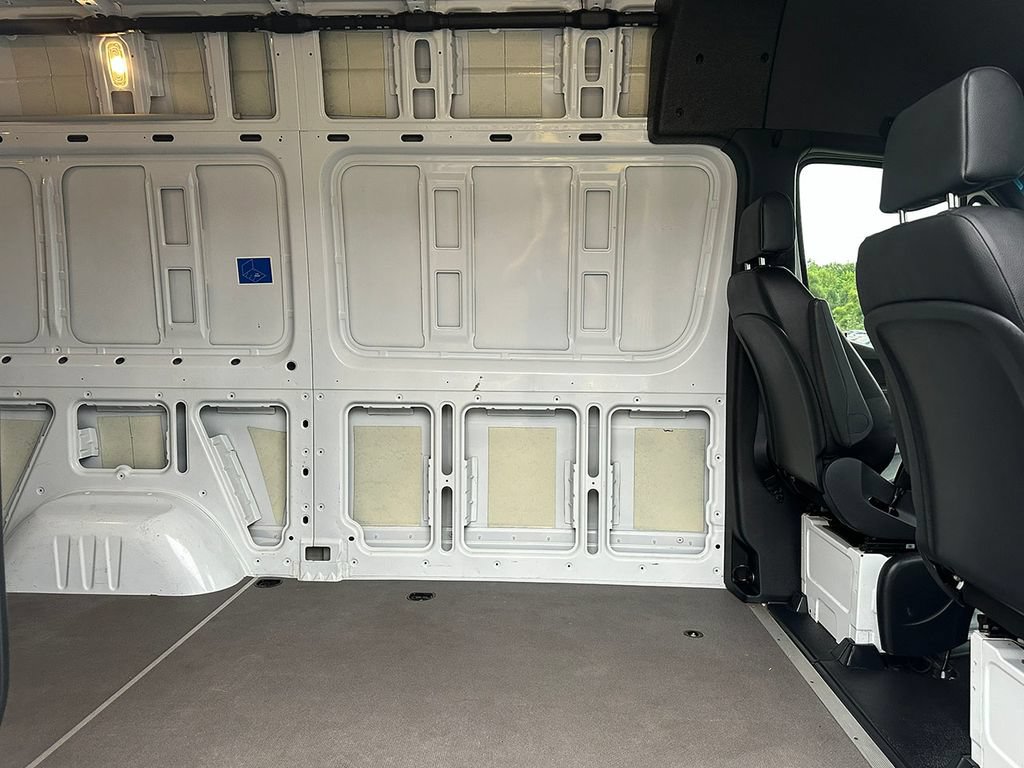 Used 2022 Mercedes-Benz Sprinter 1500 image 24