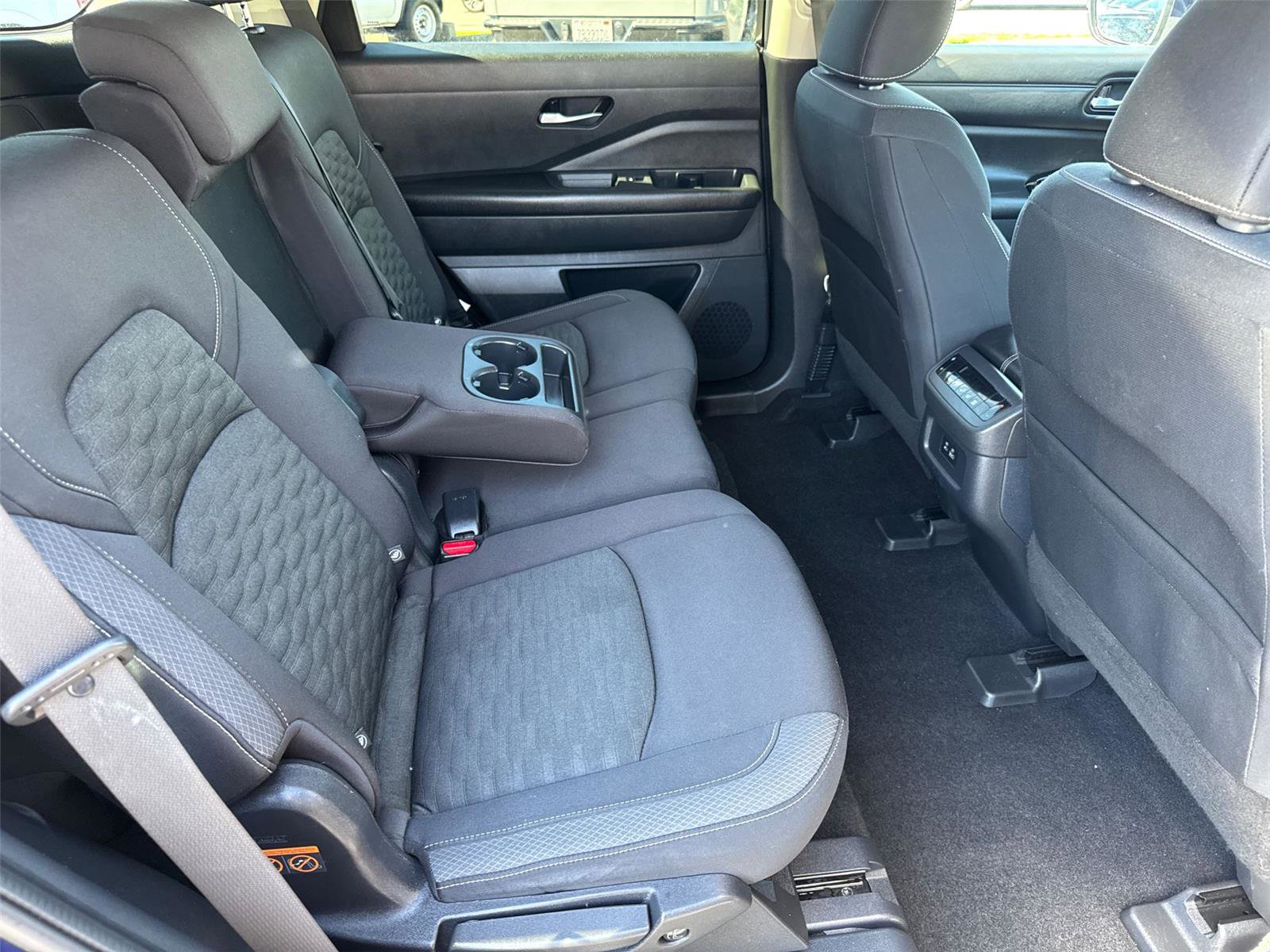 Used 2022 Nissan Pathfinder SV image 18