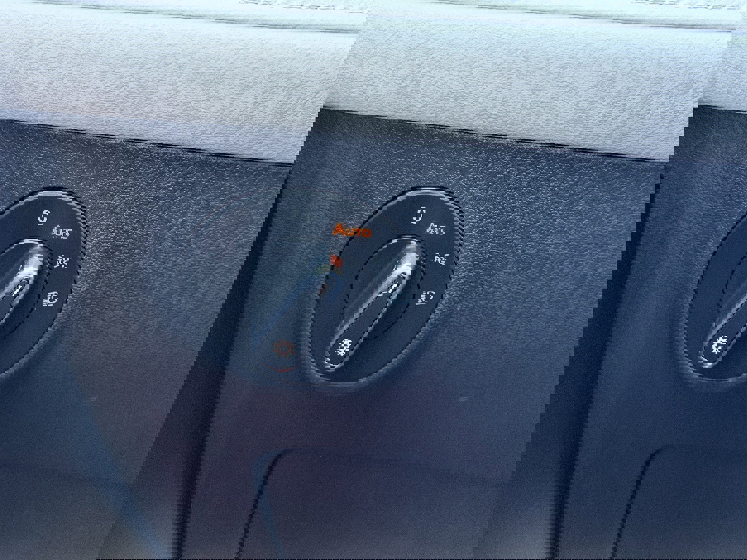 New 2026 Volkswagen Taos S image 24