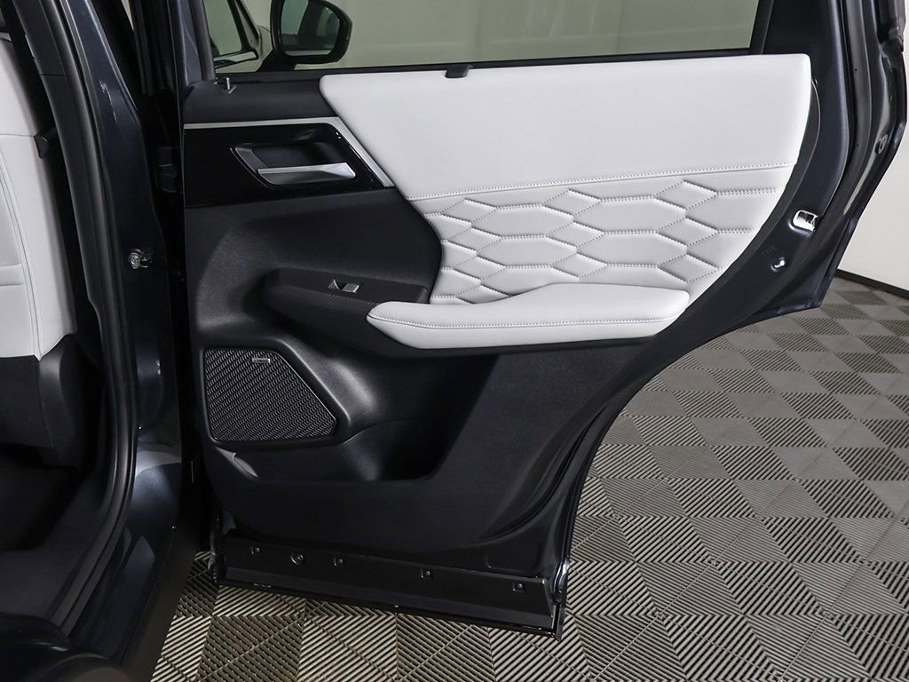 New 2025 Mitsubishi Outlander SEL image 28