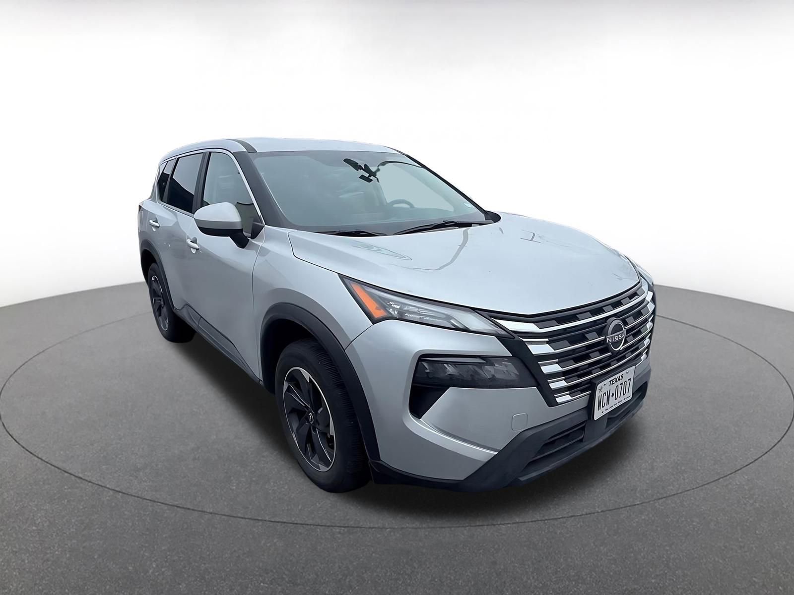 Used 2025 Nissan Rogue SV image 4