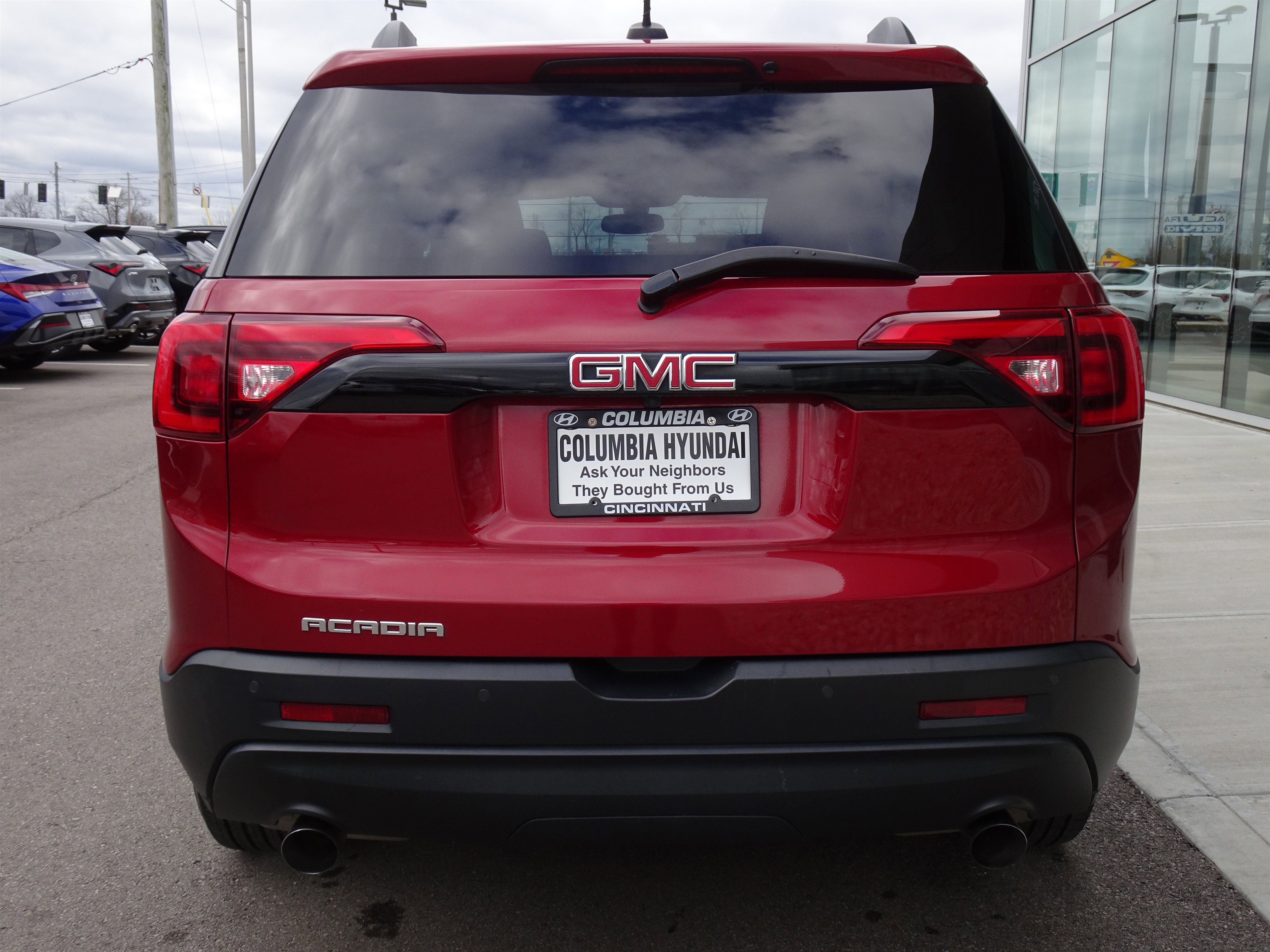 Used 2019 GMC Acadia SLT w/ Black Edition image 4