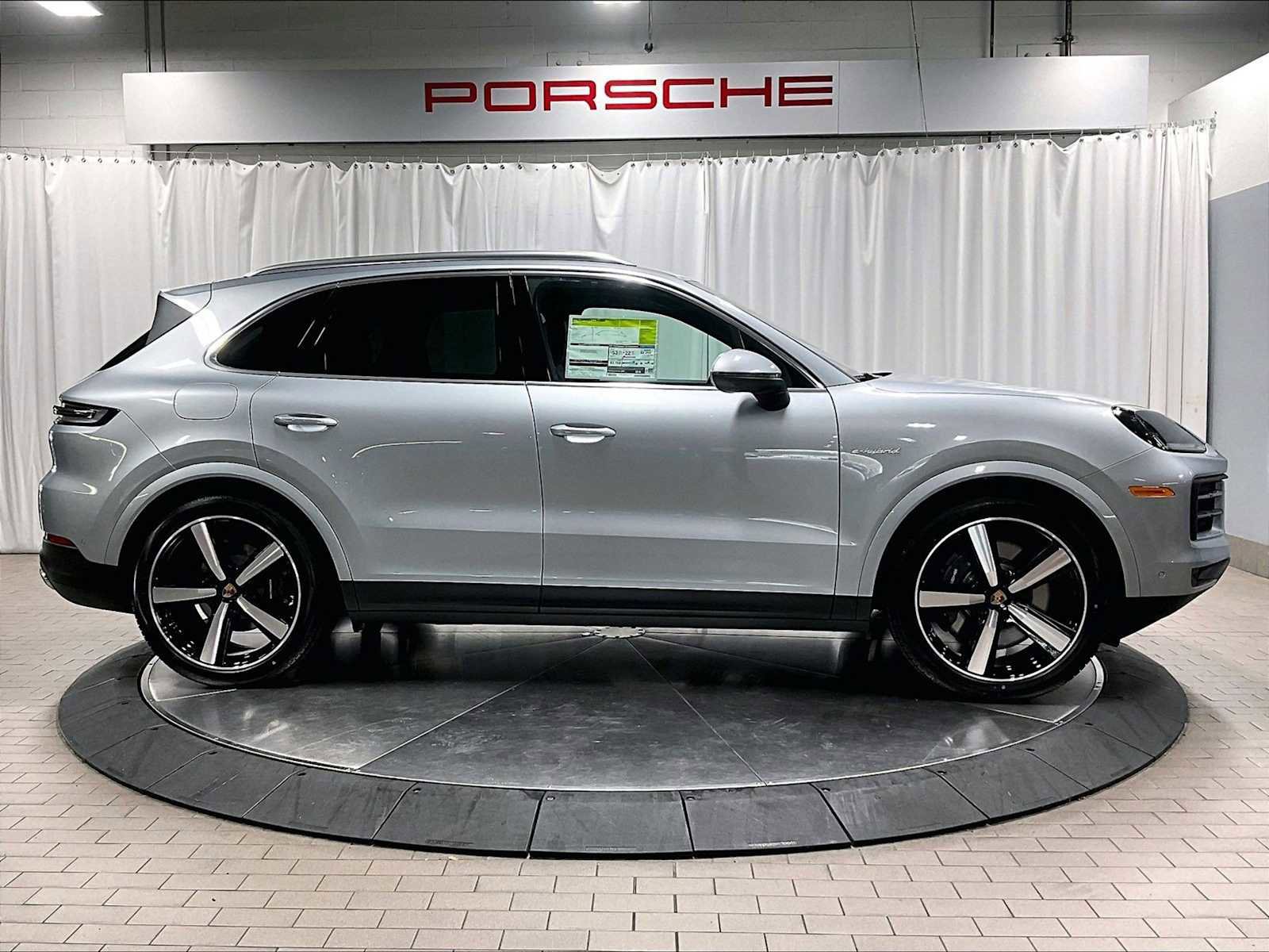 New 2026 Porsche Cayenne E-Hybrid image 8