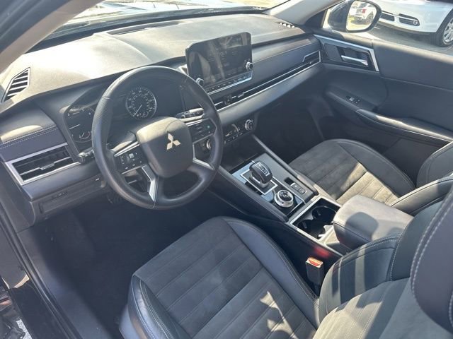 Used 2023 Mitsubishi Outlander SE image 18