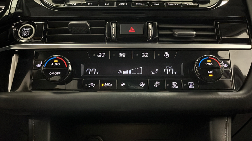 Used 2023 Nissan Pathfinder SL AWD/4WD image 17