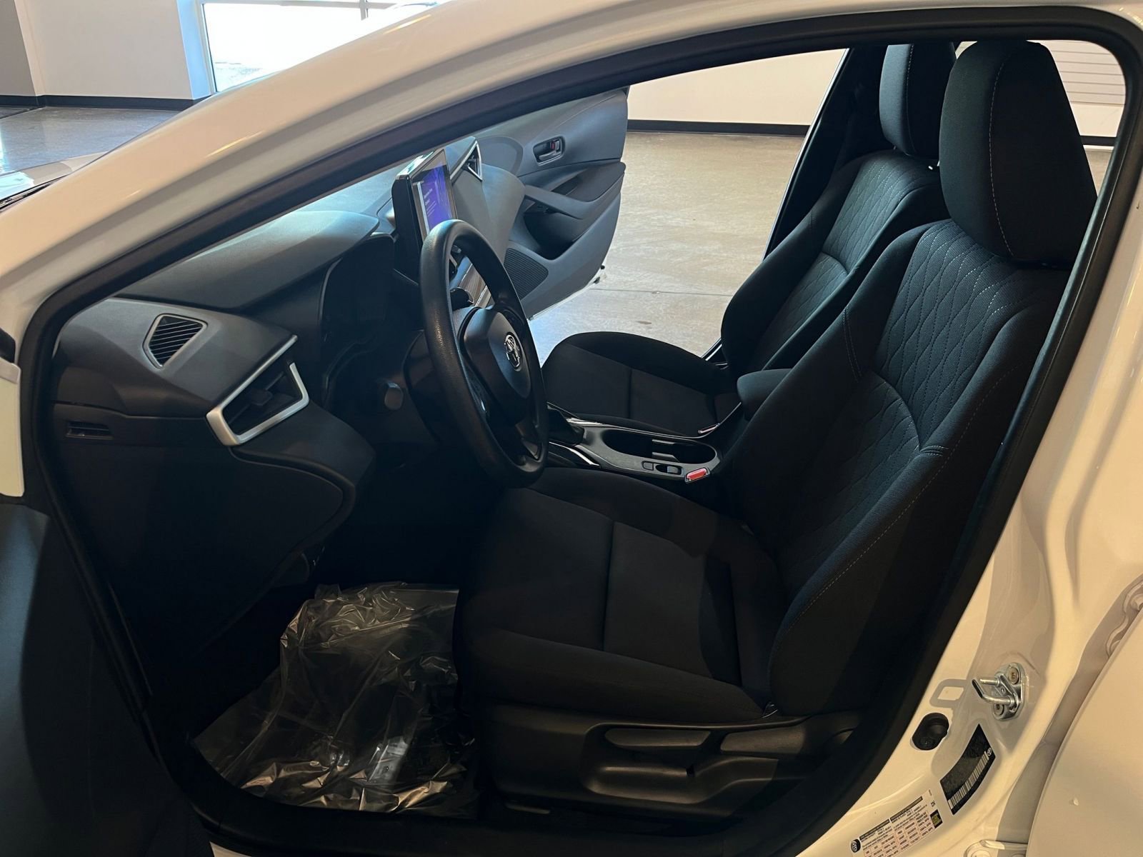 Used 2025 Toyota Corolla LE image 25