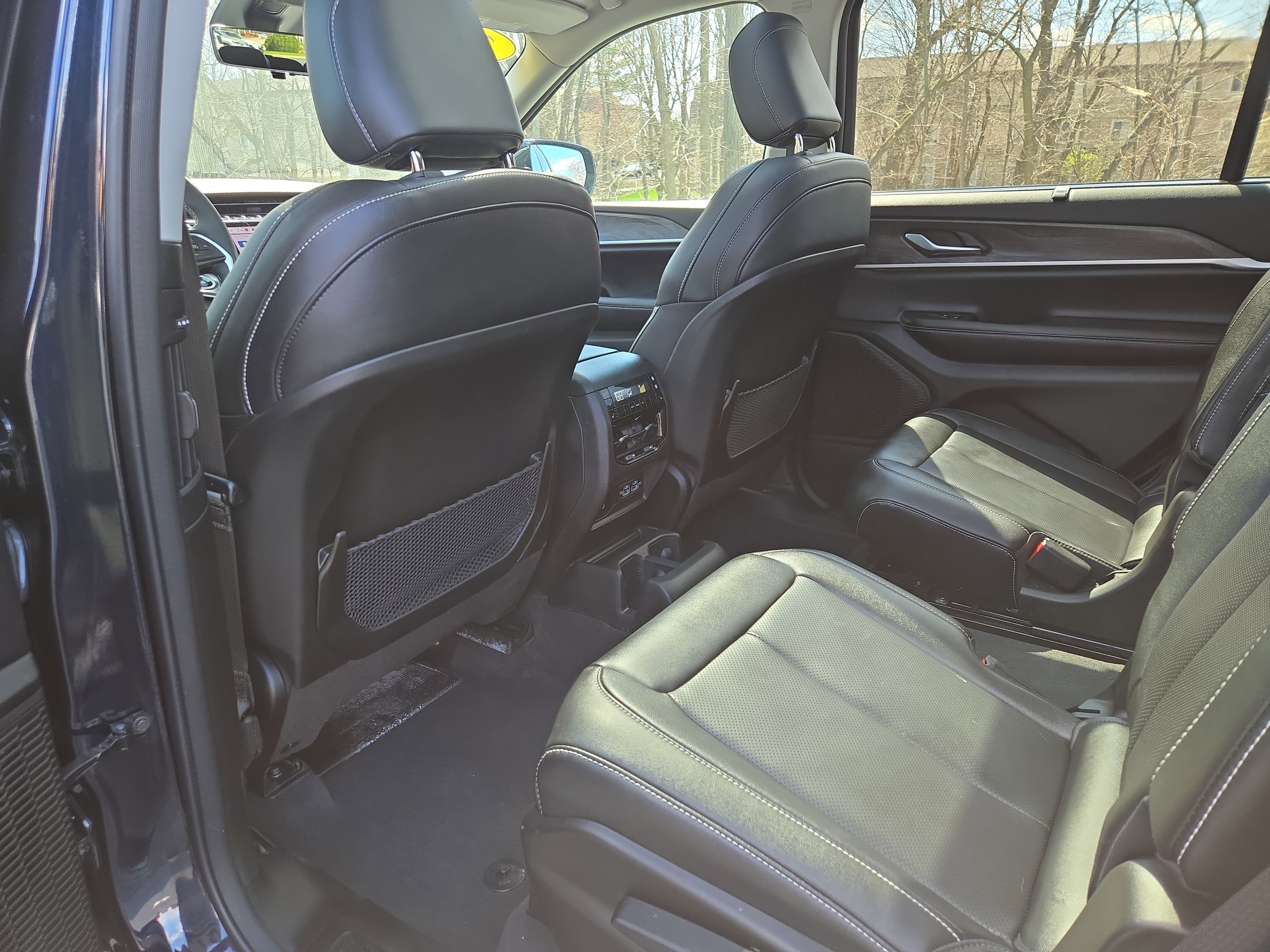 Used 2024 Jeep Grand Cherokee L Limited w/ Luxury Tech Group II image 25