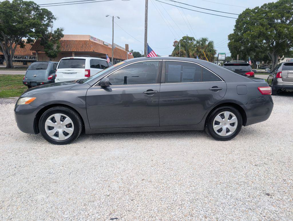 Used 2009 Toyota Camry SE FWD image 4