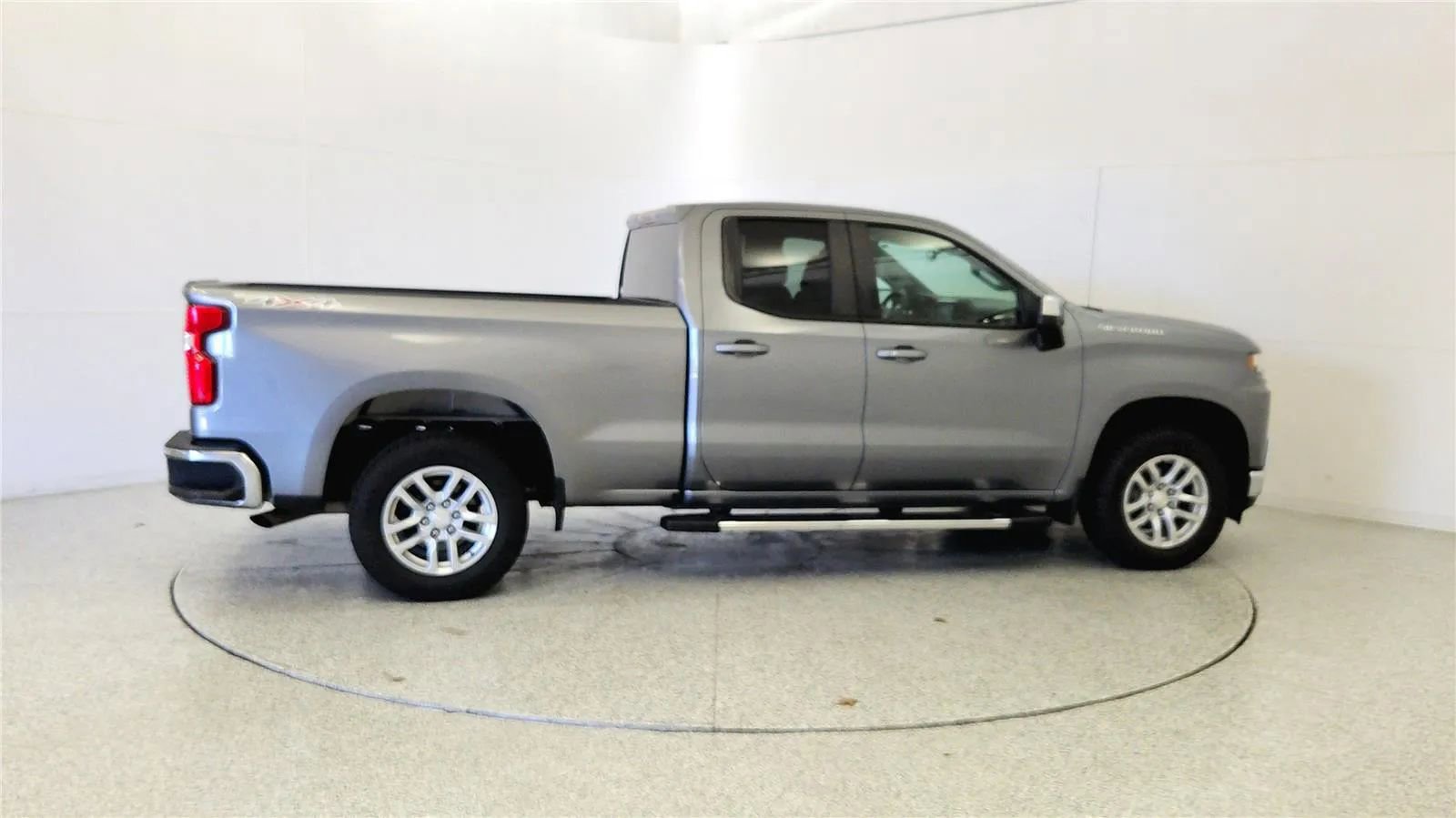 Used 2021 Chevrolet Silverado 1500 LT AWD/4WD image 8