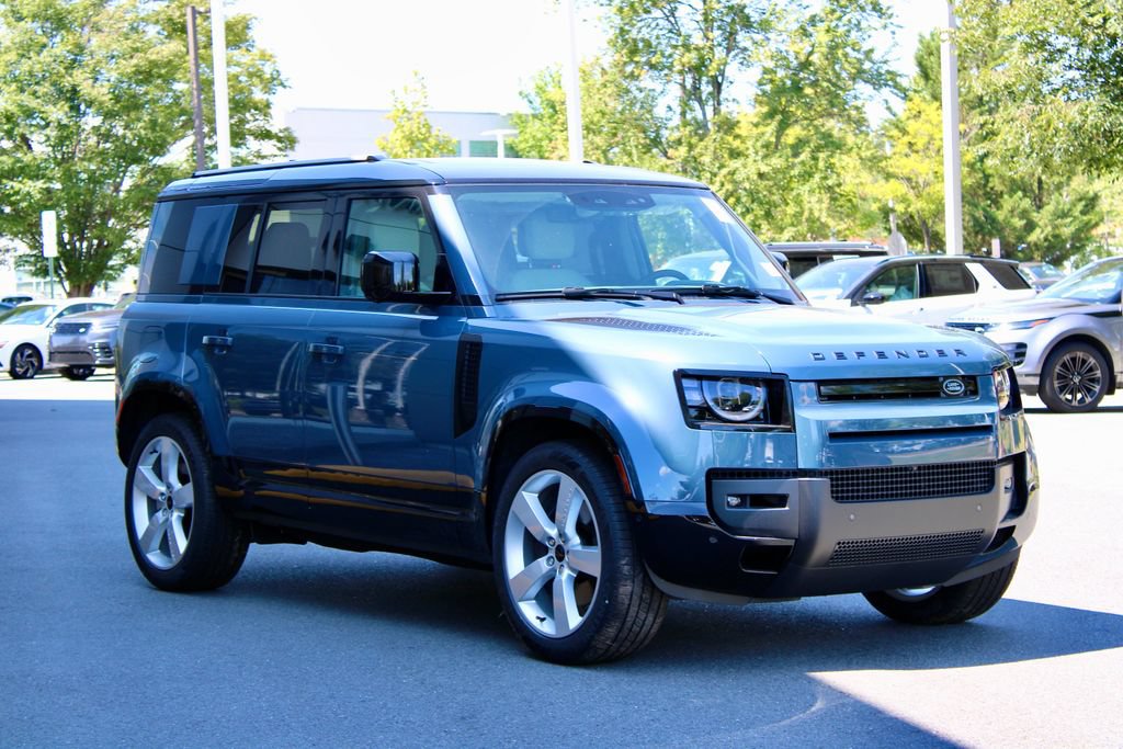 New 2026 Land Rover Defender 110 X-Dynamic SE AWD/4WD image 2