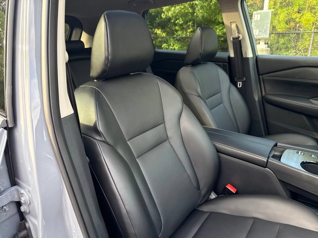Certified 2026 Nissan Rogue Dark Armor FWD image 36