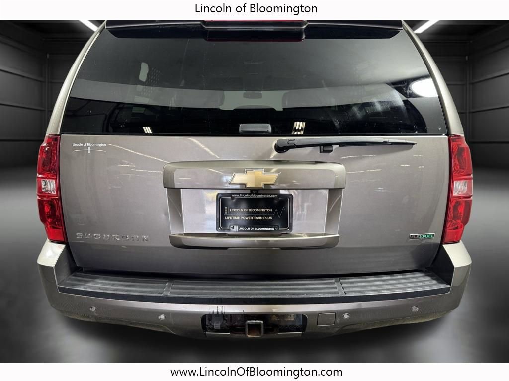 Used 2011 Chevrolet Suburban LT w/ Luxury Package image 5