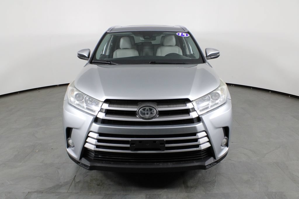 Used 2019 Toyota Highlander XLE AWD/4WD image 12