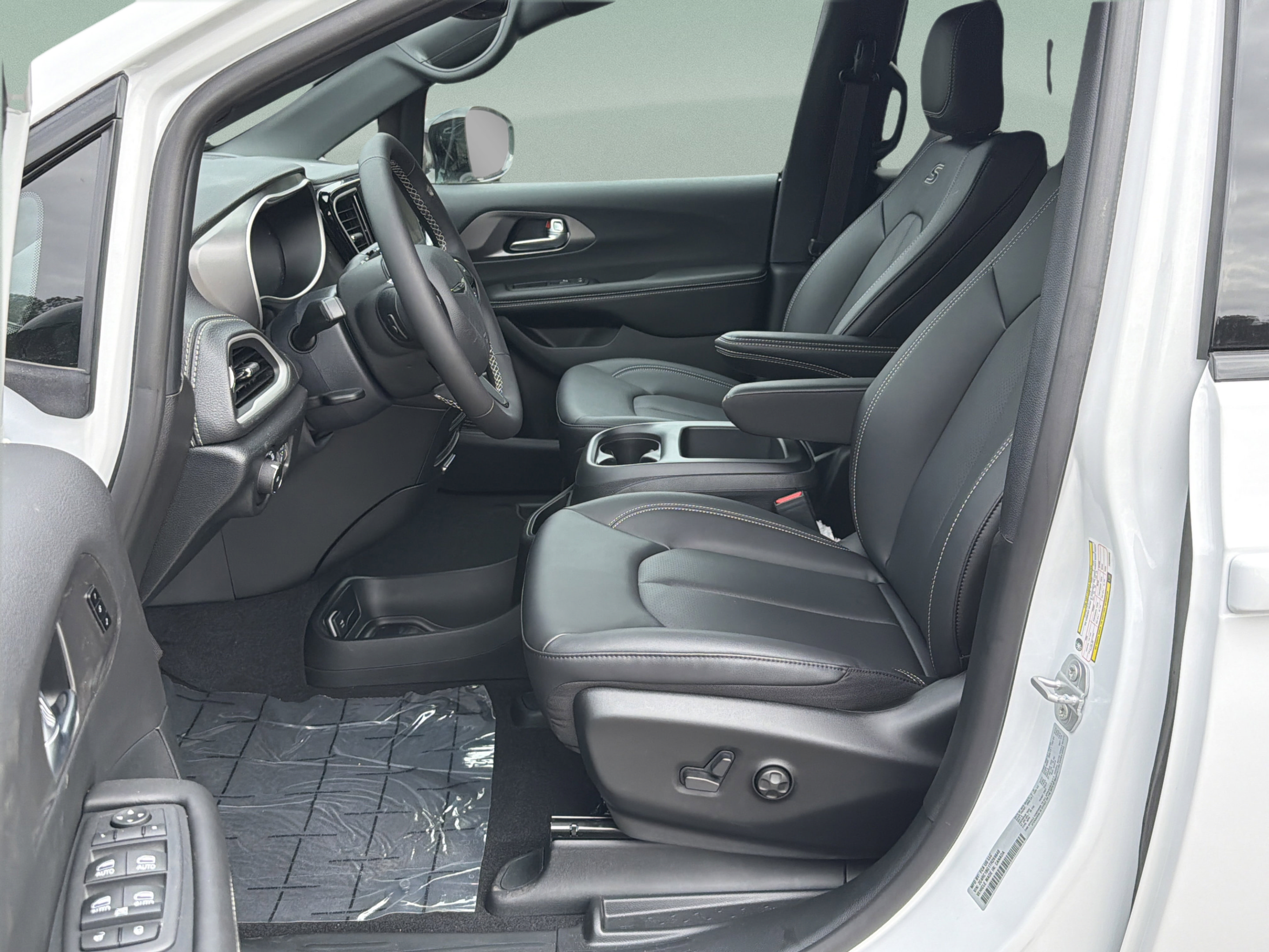 New 2026 Chrysler Pacifica Select w/ S Appearance Package FWD image 18