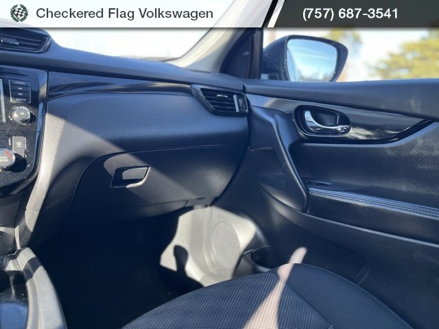 Used 2021 Nissan Rogue Sport SV image 30