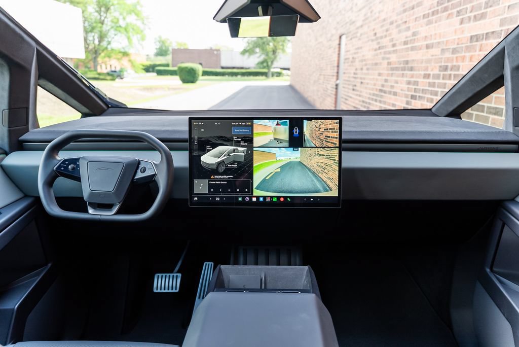 Used 2026 Tesla Cybertruck Cyberbeast AWD/4WD image 38