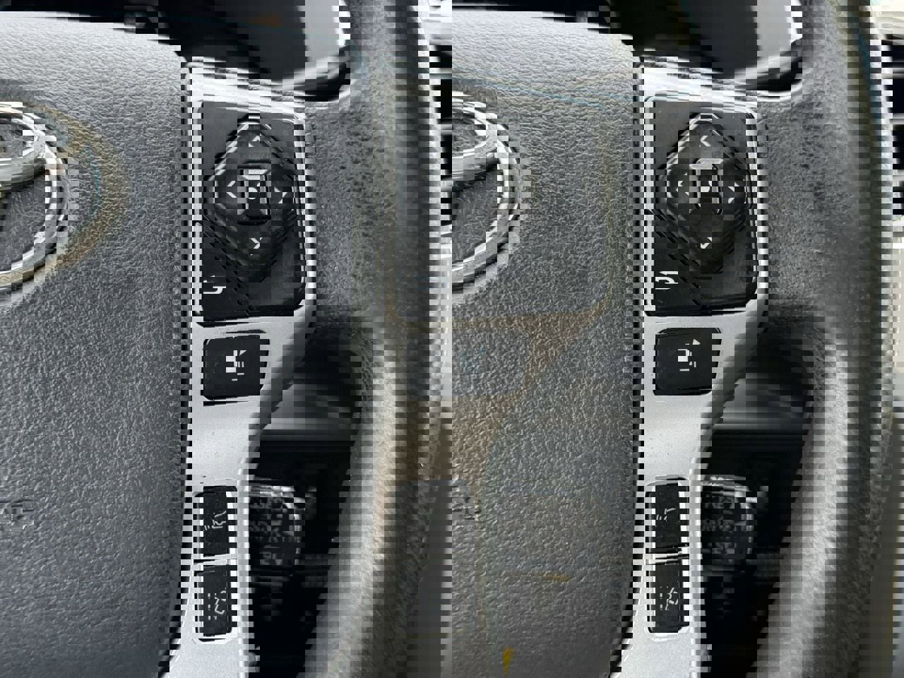 Used 2019 Toyota Tundra SR5 w/ TRD Off Road Package image 15