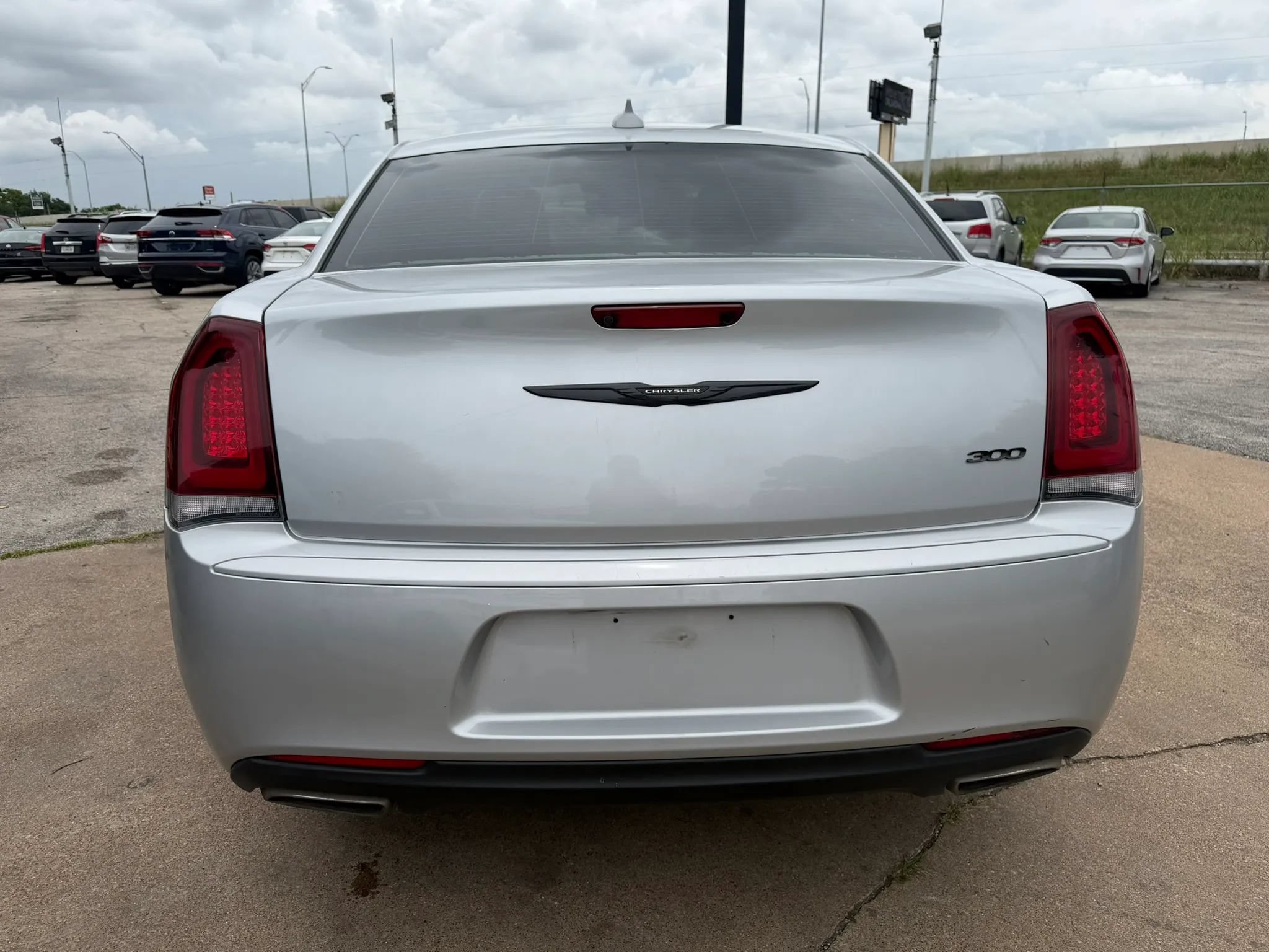 Used 2023 Chrysler 300 Touring w/ Sport Appearance Package RWD image 6