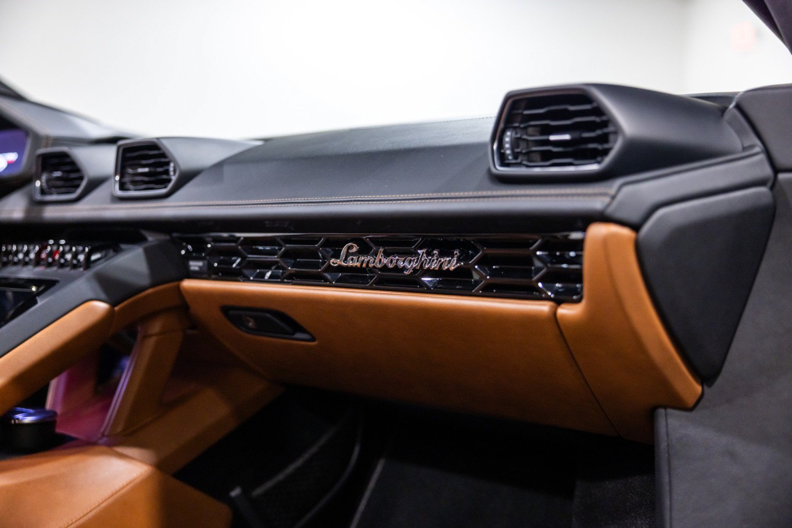 Used 2023 Lamborghini Huracan EVO AWD/4WD image 35
