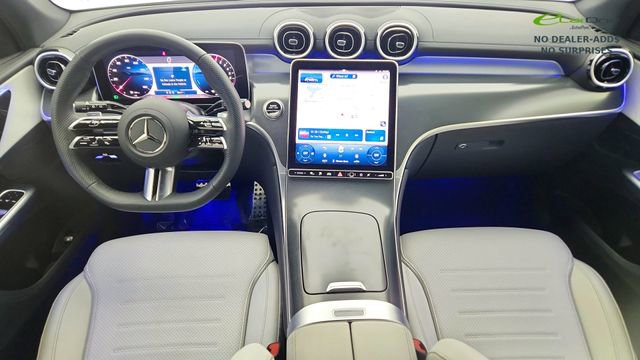 Used 2025 Mercedes-Benz GLC 350e 4MATIC w/ AMG Line image 90