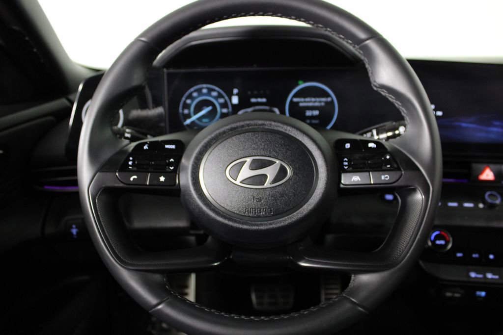 Certified 2025 Hyundai Elantra SEL image 10