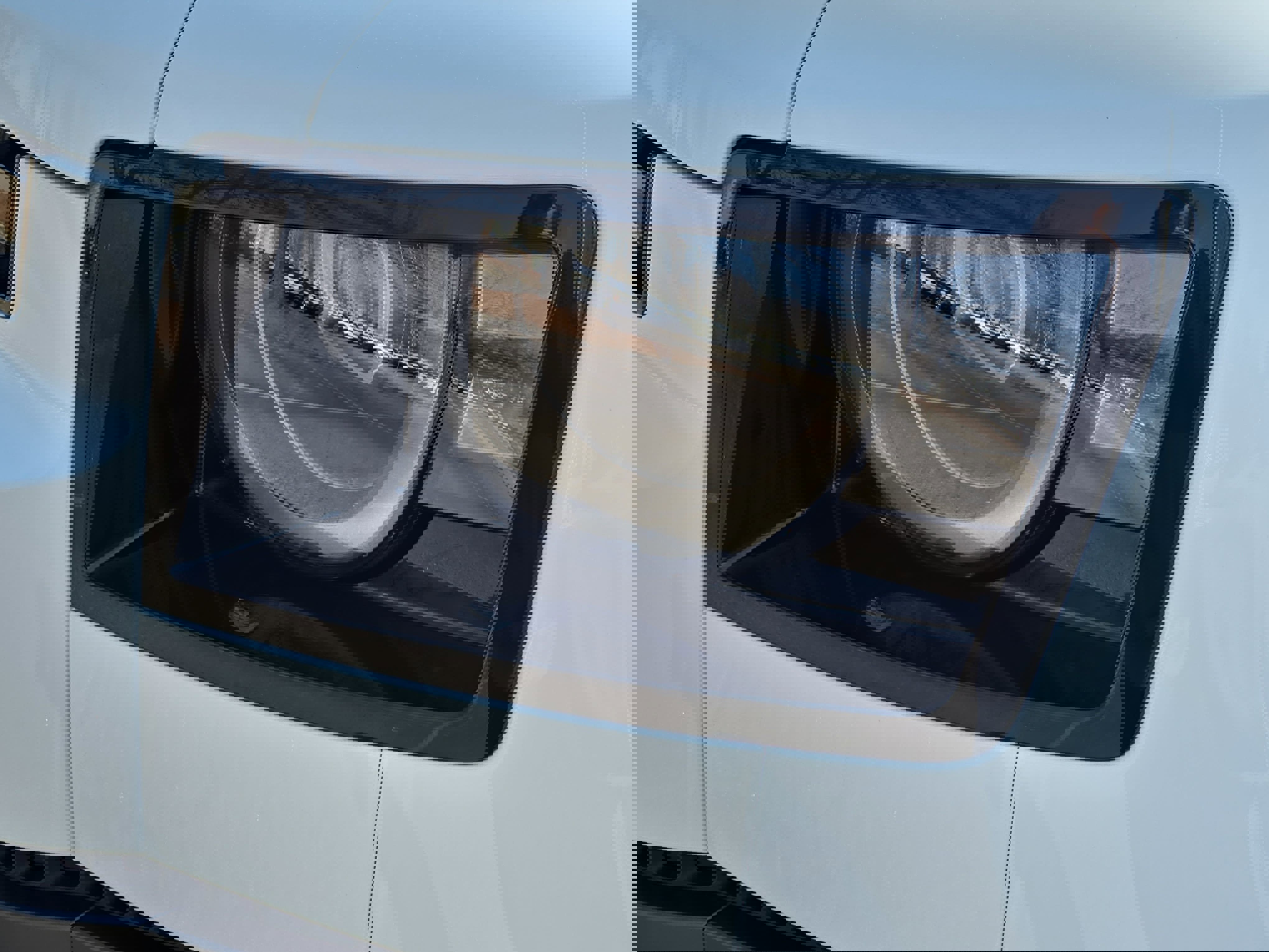 New 2026 Land Rover Defender 110 X-Dynamic SE image 29