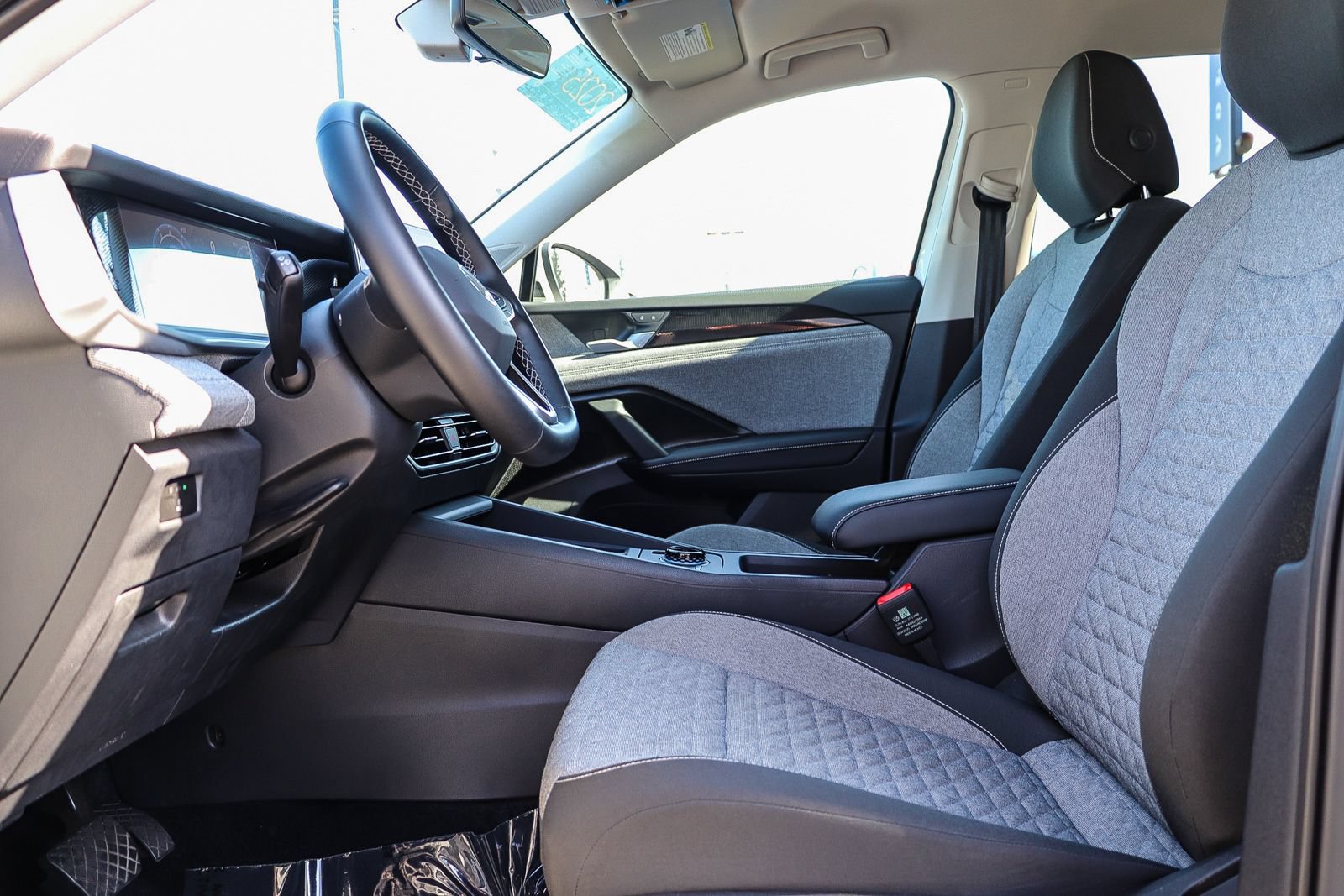 Certified 2025 Volkswagen Tiguan S FWD image 18