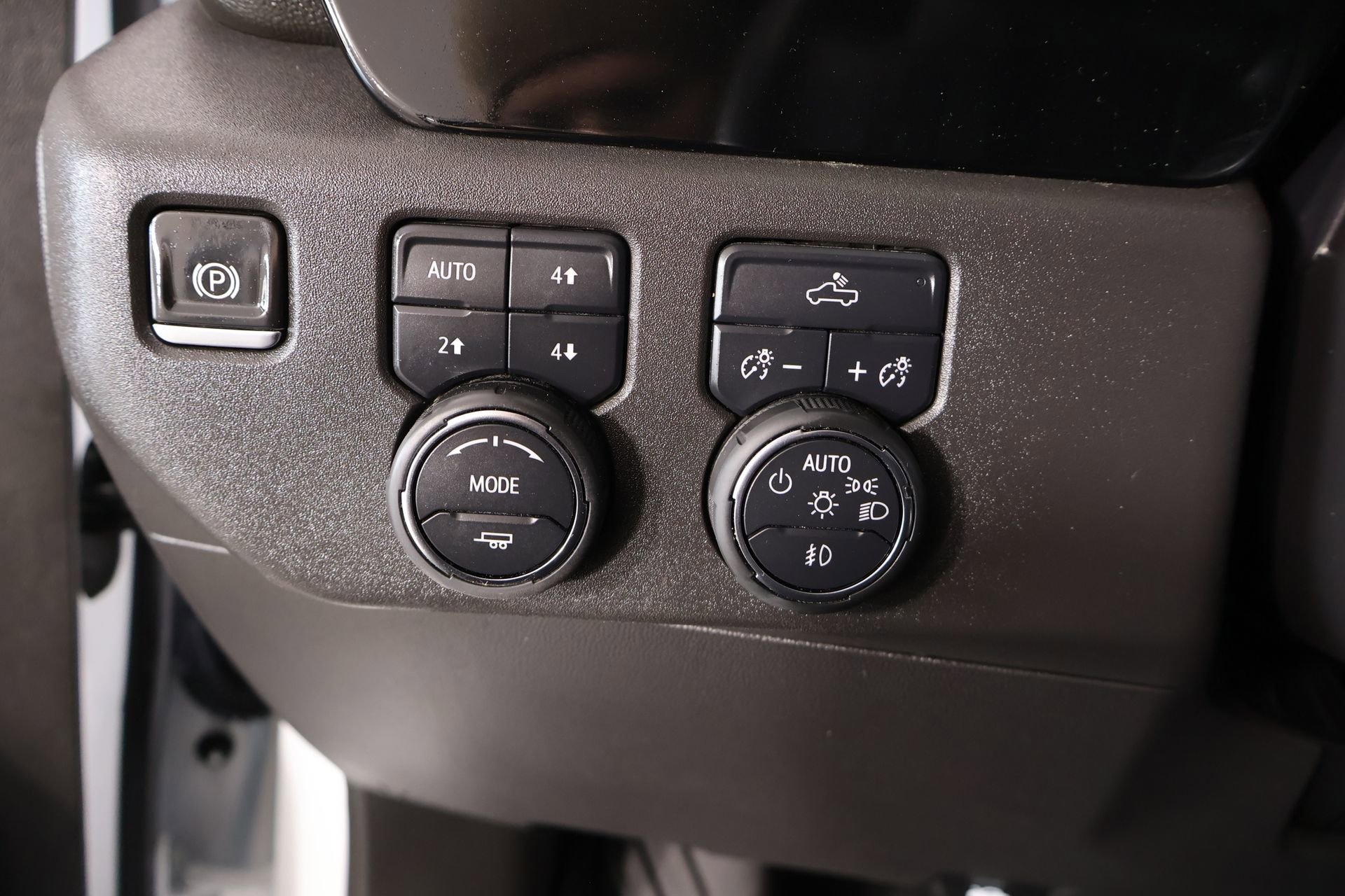 Used 2024 Chevrolet Silverado 1500 LT Trail Boss AWD/4WD image 9