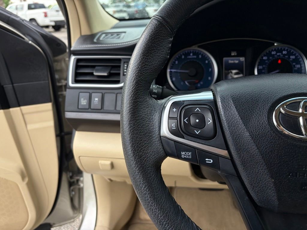 Used 2017 Toyota Camry XLE FWD image 16