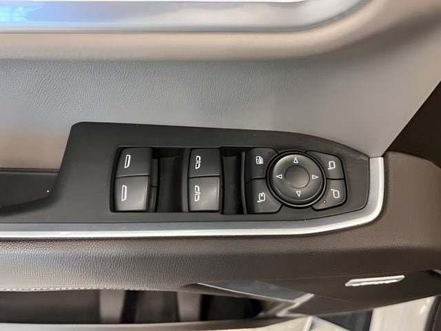 Used 2022 GMC Sierra 1500 SLT AWD/4WD image 16