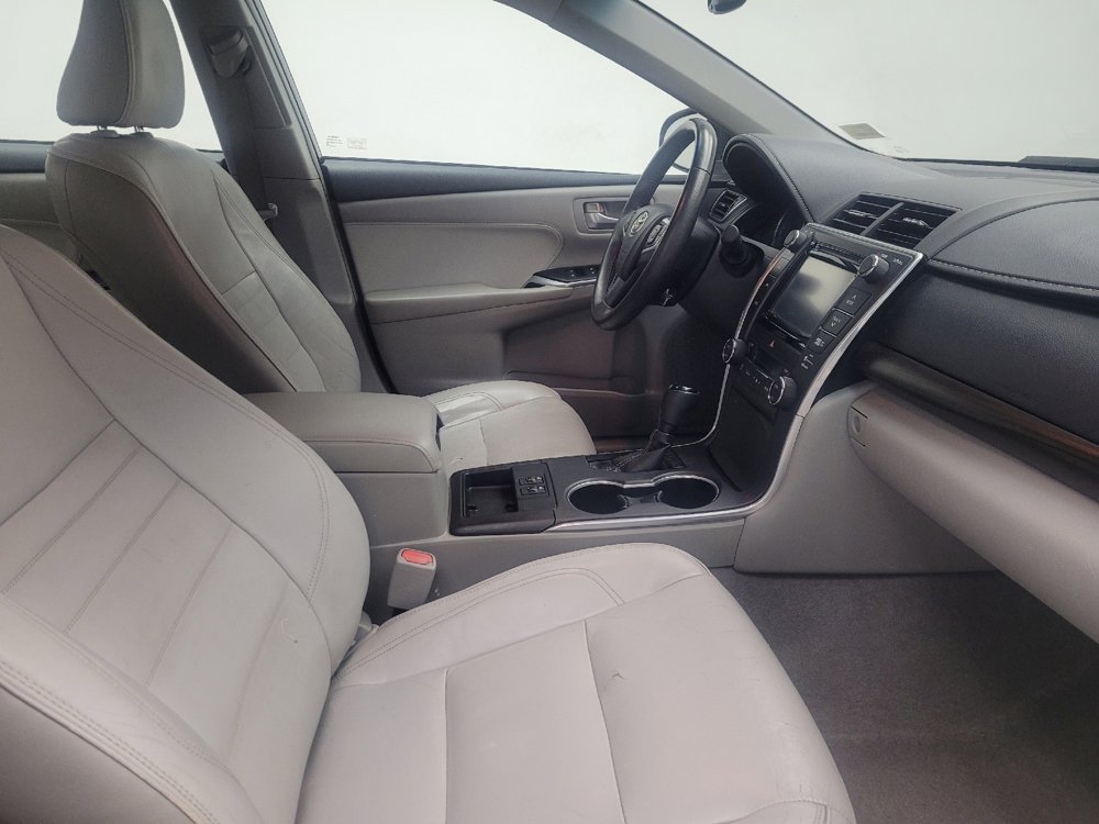 Used 2015 Toyota Camry XLE w/ Moonroof Package image 21