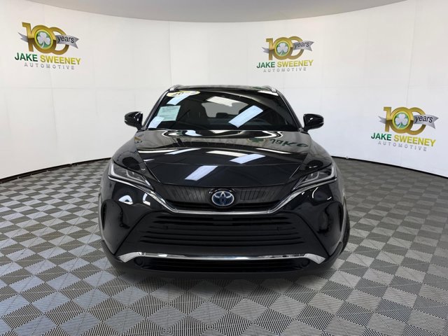 Used 2022 Toyota Venza XLE image 3