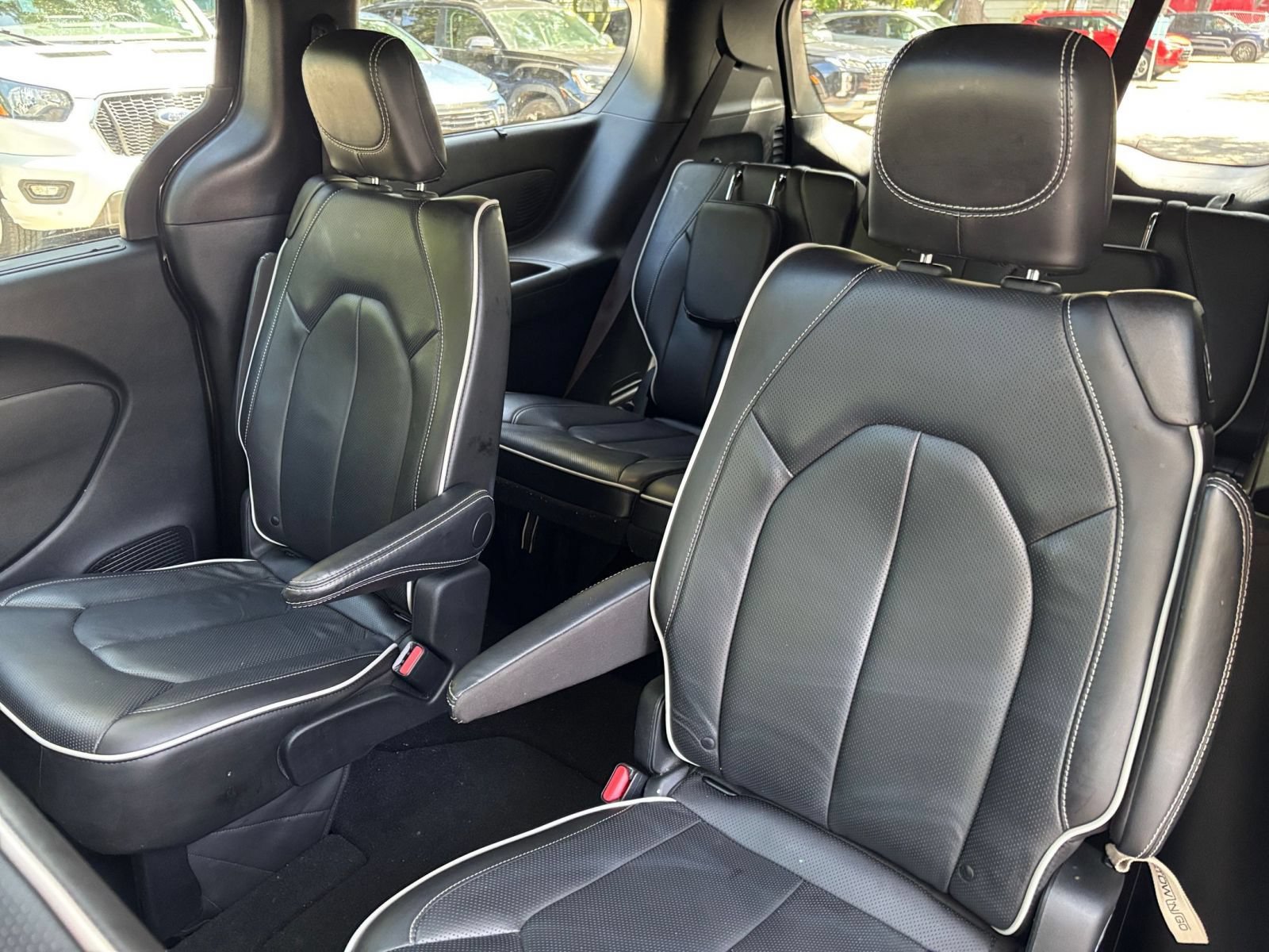 Used 2025 Chrysler Pacifica Limited FWD image 41