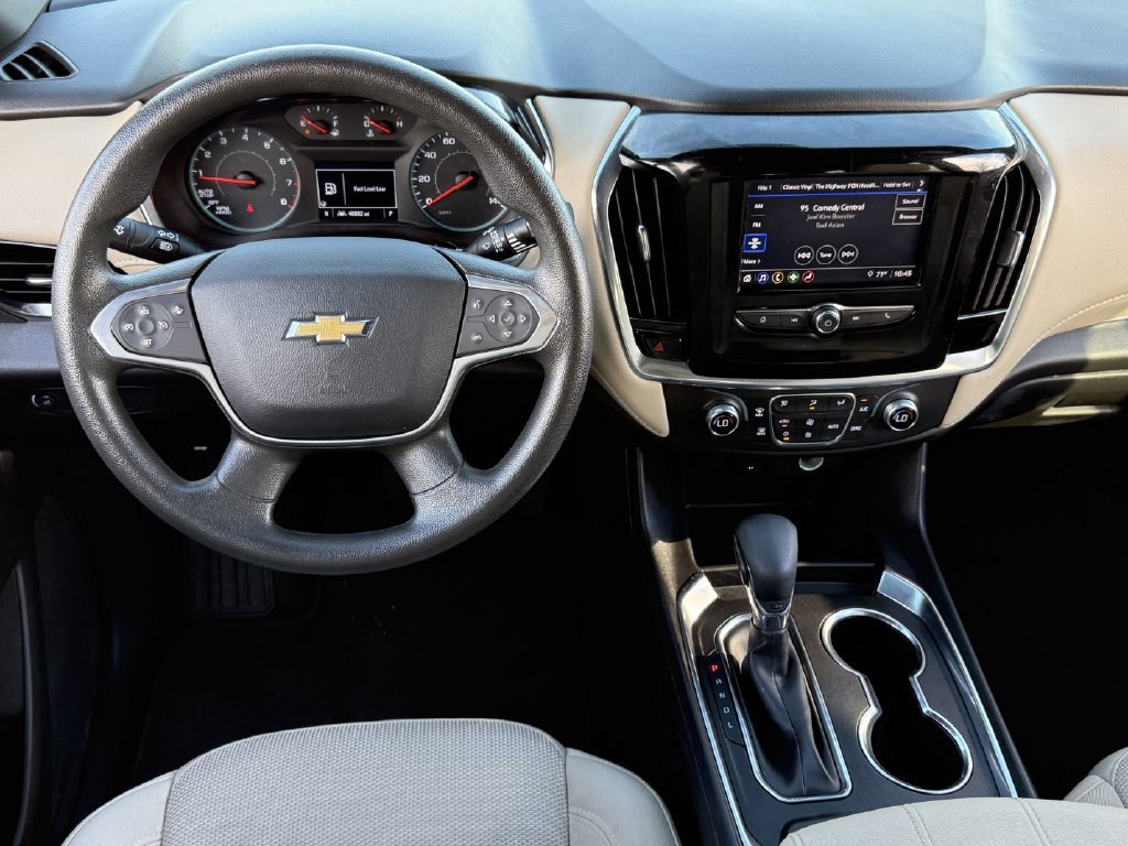 Used 2023 Chevrolet Traverse LS FWD image 11