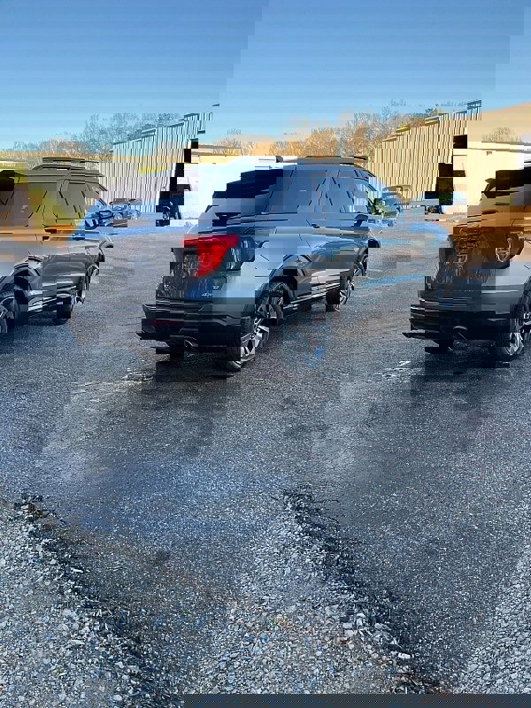 Used 2022 Ford Explorer XLT w/ Equipment Group 202A image 7