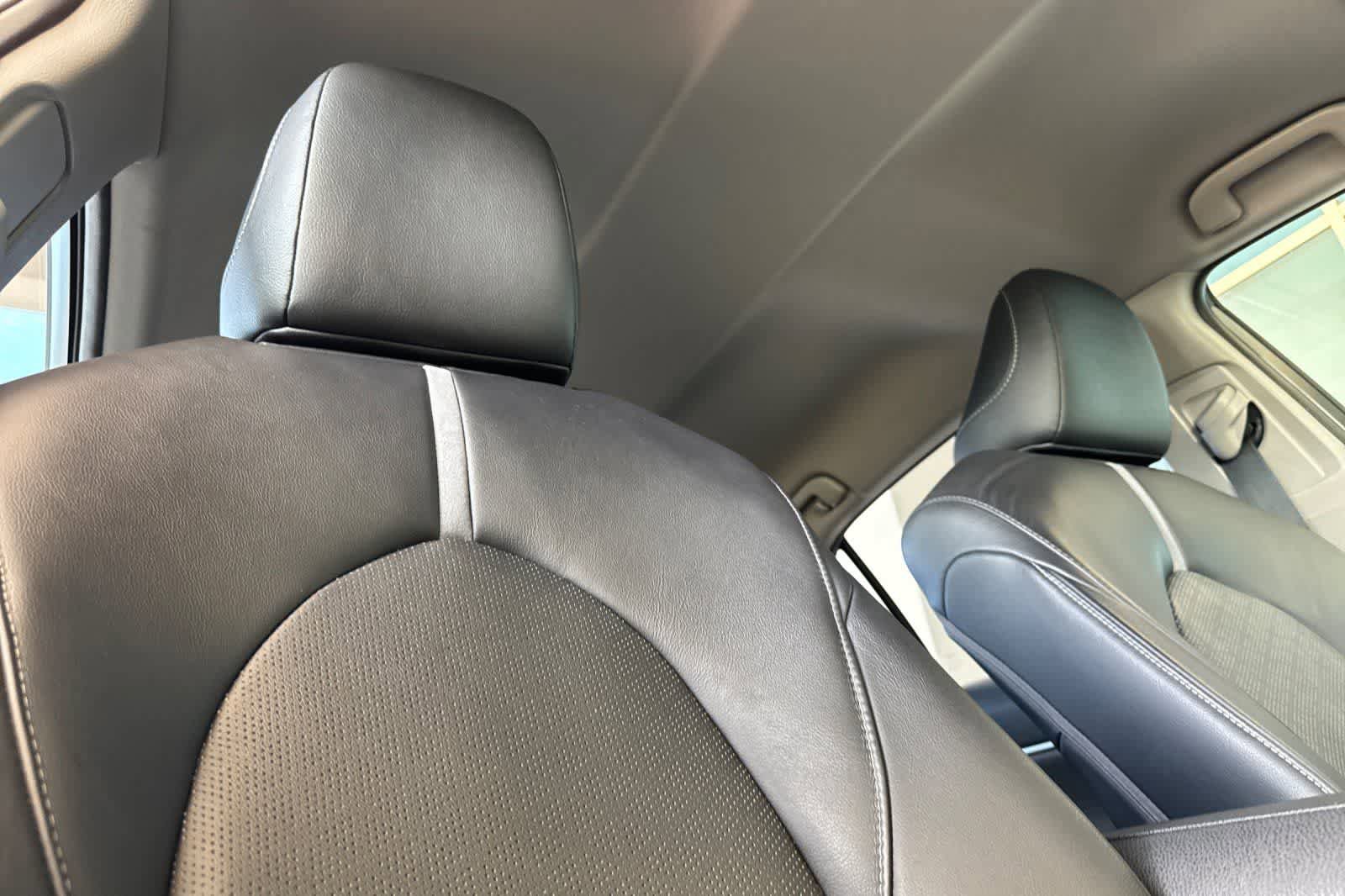 Used 2018 Toyota Camry XSE w/ Accessory Appearance Package FWD image 17