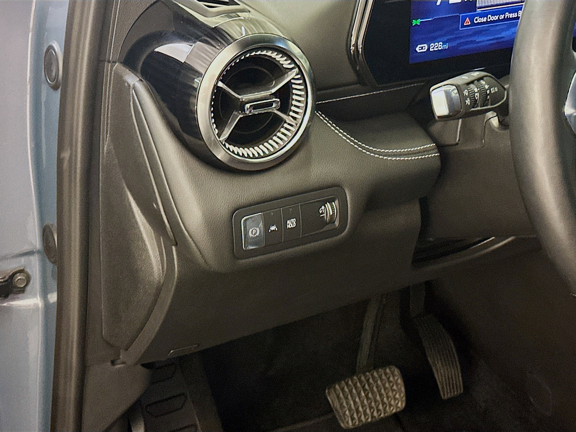 Used 2024 Chevrolet Blazer EV LT AWD/4WD image 17