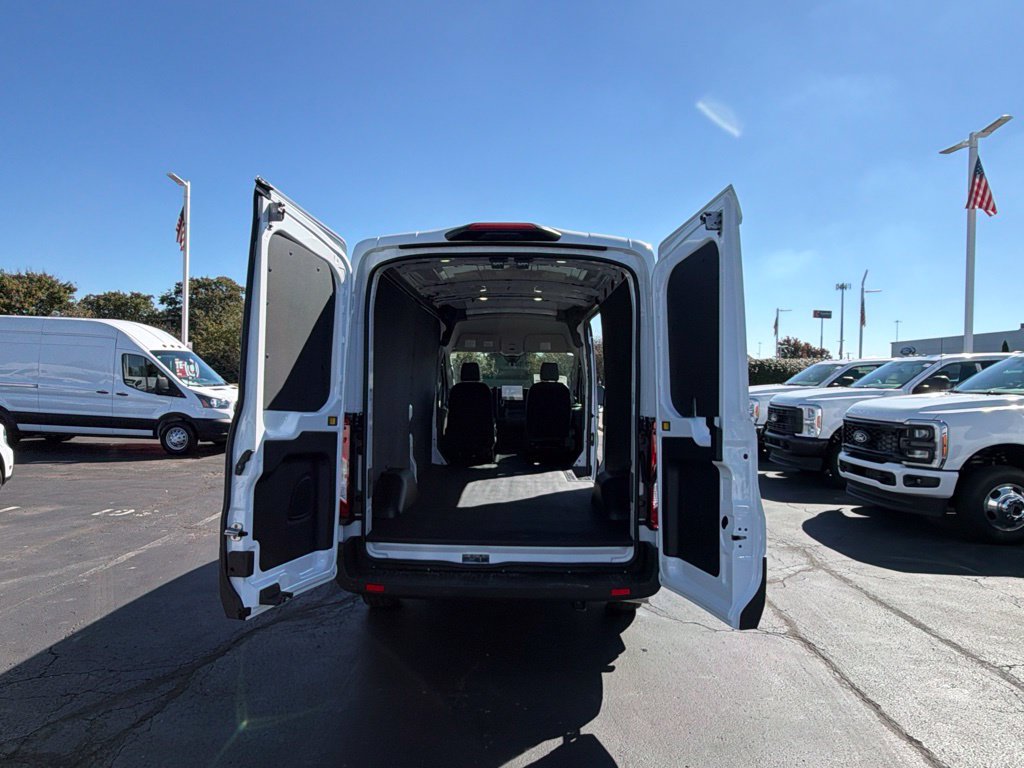 New 2027 Ford Transit 250 148 Medium Roof w/ Load Area Protection Package RWD image 30