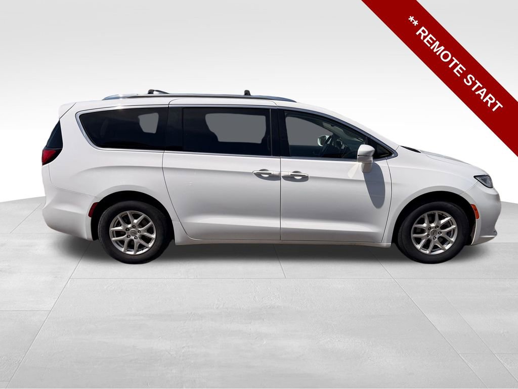Used 2021 Chrysler Pacifica Touring-L FWD image 8