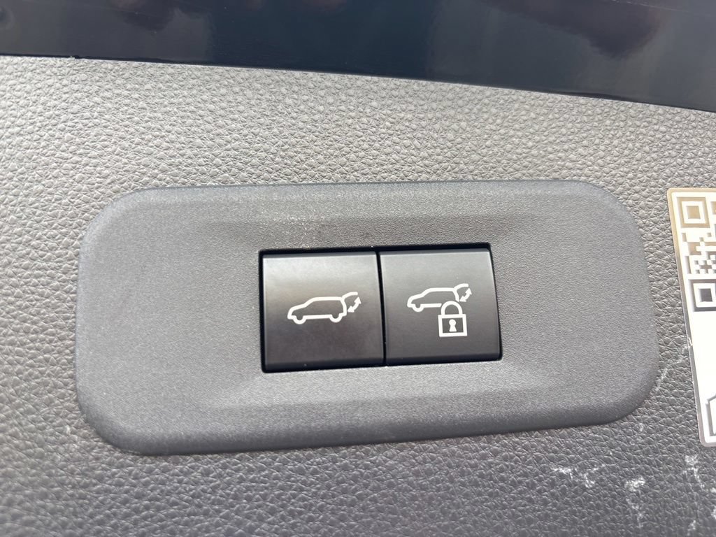 Used 2025 Toyota Crown Signia w/ Advanced Technology Package AWD/4WD image 34
