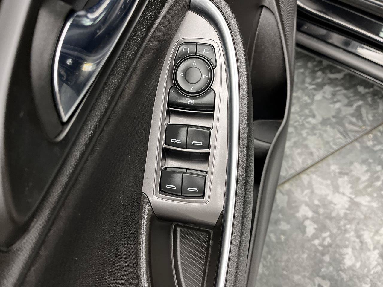 Used 2016 Chevrolet Malibu LT FWD image 7