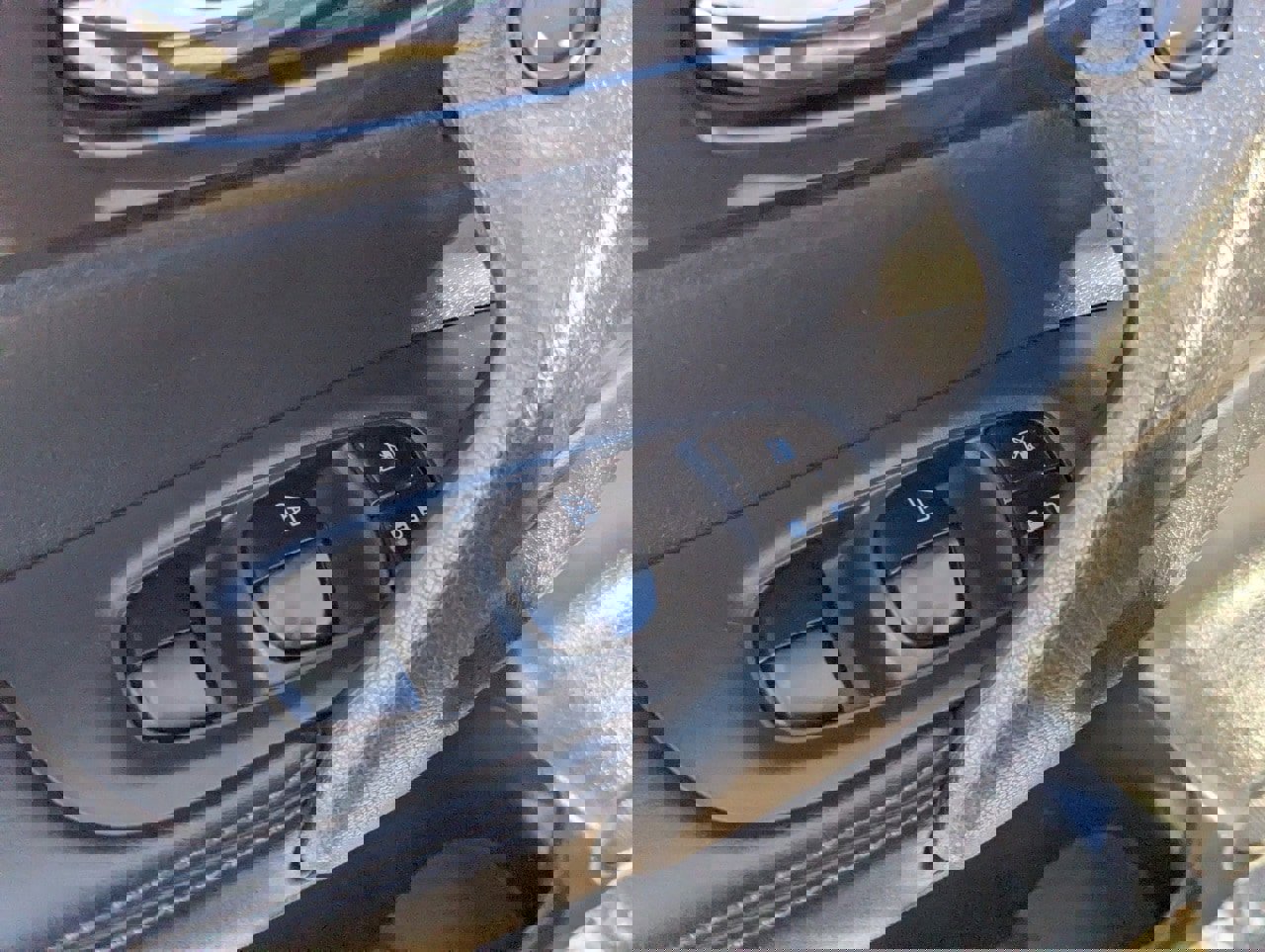 Used 2017 Nissan Rogue S w/ S Family Package image 27