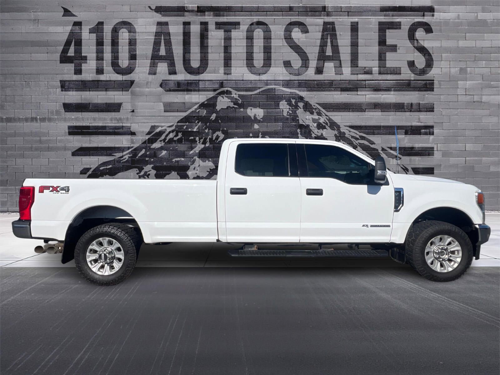 Used 2021 Ford F350 XLT w/ XLT Value Package image 2