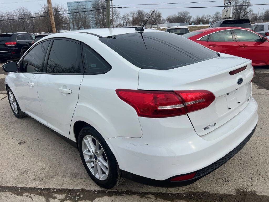 Used 2018 Ford Focus SE image 4